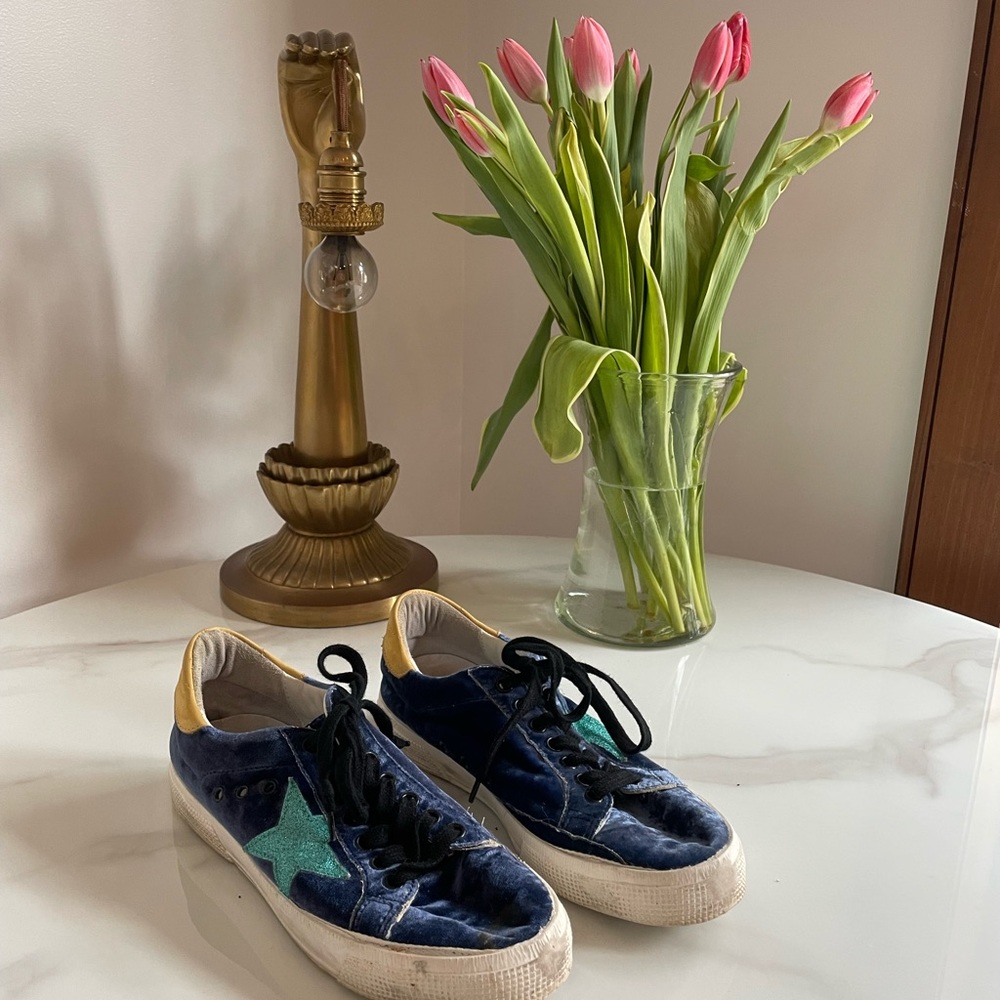 Excellent Condition (worn twice) velvet golden goose sneakers